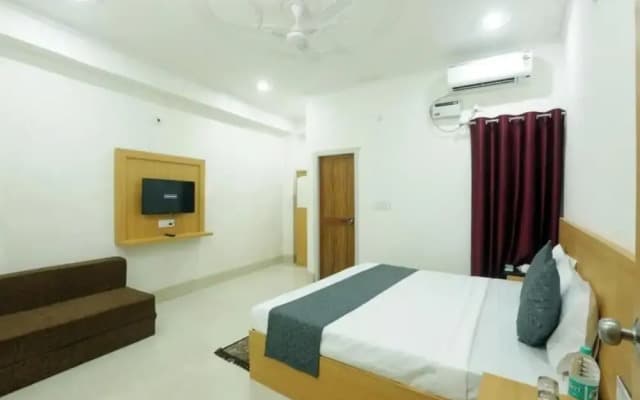 Hotel Dwarkadhish Plaza