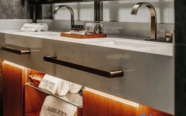 James Joyce Coffetel (Korla Development Zone Petrochemical Avenue)