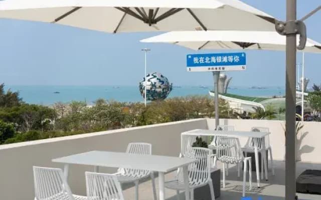 Baiyushe Homestay (Beihai Yintan Branch)