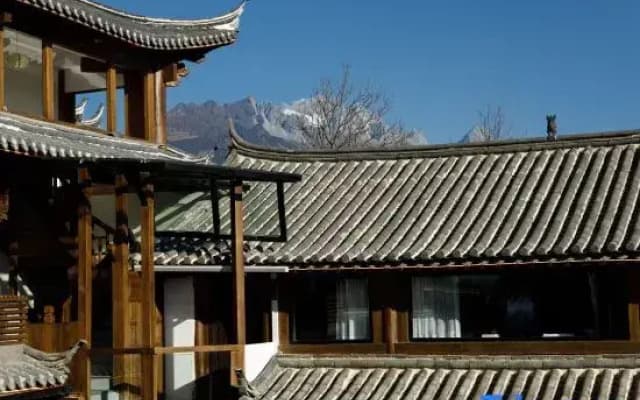 Muye Mountain Residence · Golden Light on the Snow Mountains(Baisha Ancient Town Branch)