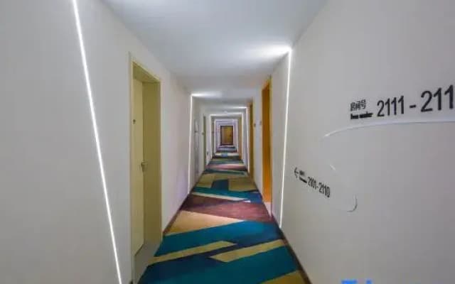 MiniMax Hotel Shishi