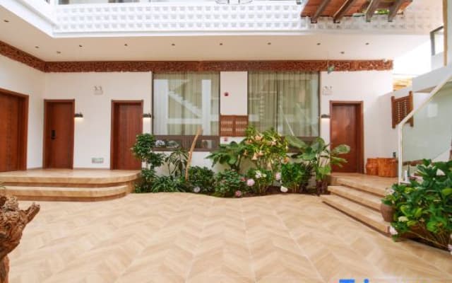 Xilu·Muxinju Coffee Garden Scenic Boutique Stay (Lijiang Gucheng South Gate)