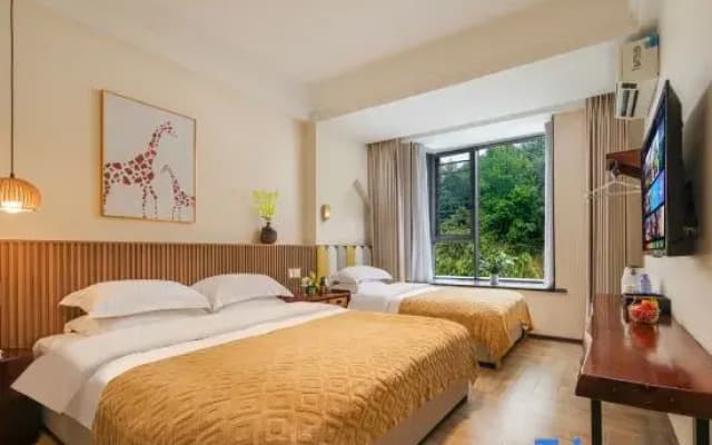 Jinchengjiang Guiyi Homestay Hotel (Hechi Vocational Education Center School)