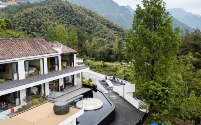 Yunmanli · Elegant Mountain Panorama | Zen Guesthouse (Terrace, Upper Jiuhua Mountain)
