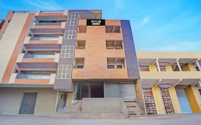 Hotel O Noida Sector 63