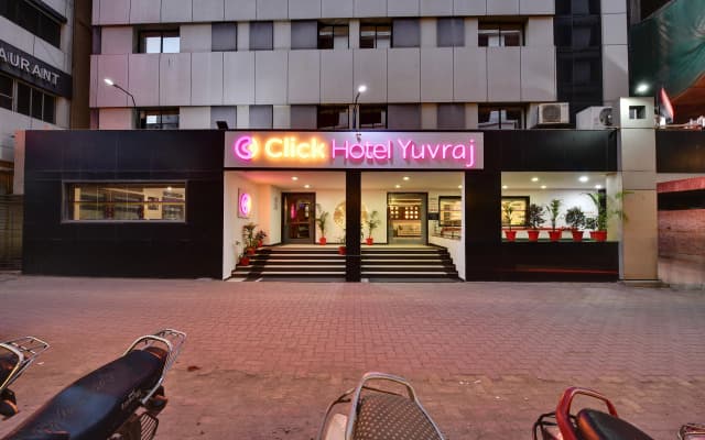 Click Hotel Yuvraj