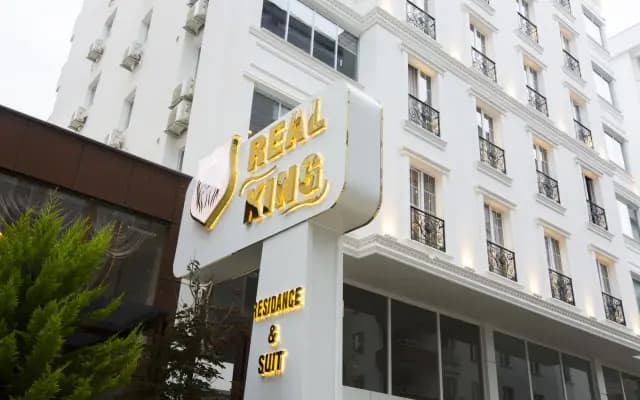 Real King Suite Hotel