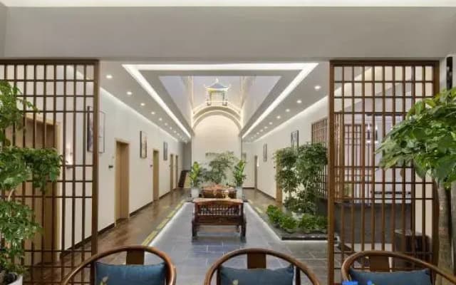 Fenghuang Manqin Courtyard Homestay