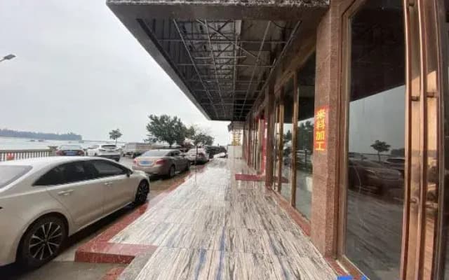New Seaview Hotel (Fangcheng Gangqisha Seafood Market)
