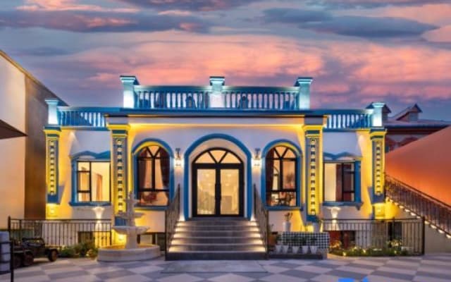 Yifang Place · Travel Exotic Vacation Boutique Stay (Yining Liuxing Street Scenic Area)