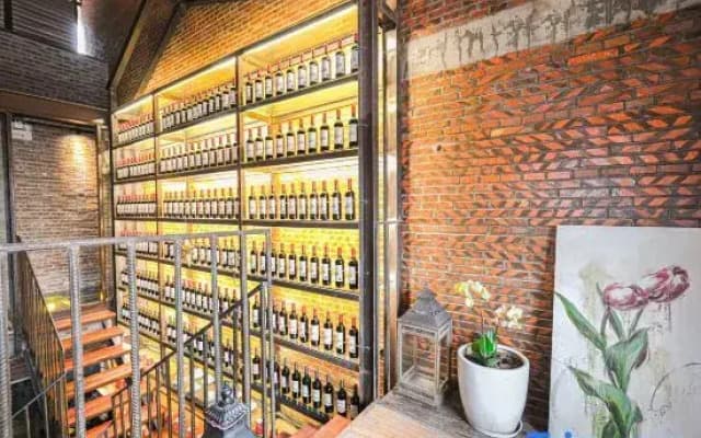 Mi Li · Art Space Homestay