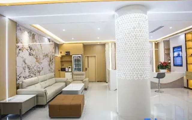 Ouyali Hotel (Jieyang Luqian Night Market)