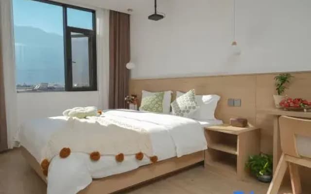 Mountain Scenery in Huai Homestay (Erhai Fumei Yi Branch)