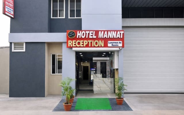Fabhotel Mannat