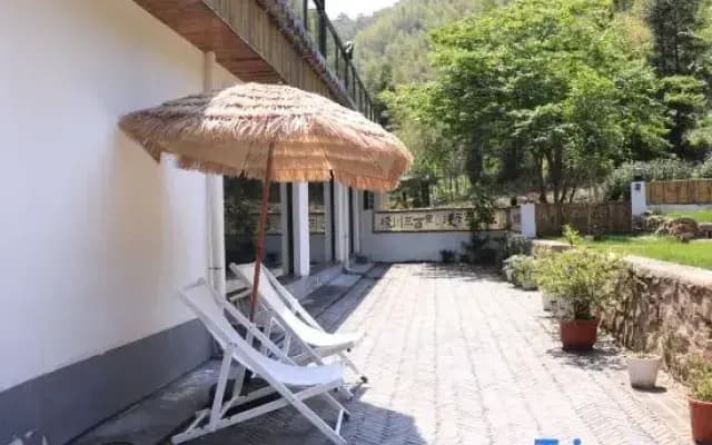 Manju·Yunwanshang Holiday Inn (Moon Bay Scenic Area Branch)