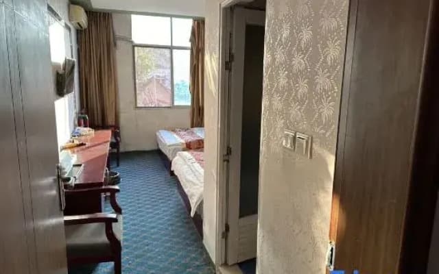 Zhixiang Hotel