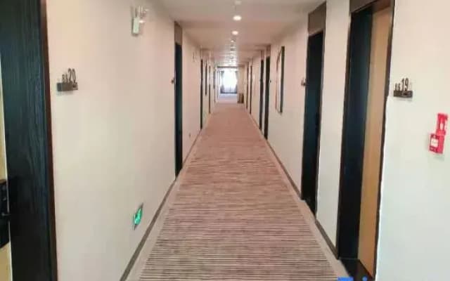 GreenTree Inn Hotel (Cangzhou Longnan Wanda Plaza)
