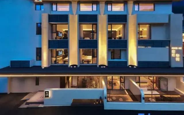 Qinghe Courtyard · Jiuzhaigou | QINGHE Hot Spring - Luxury Private Hot Spring Villa
