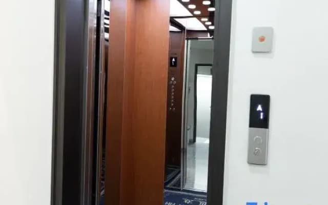 Lipton Fashion Hotel