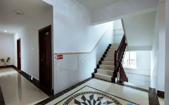 Nanzhao Cheap Hotel (Weishan Ancient City High-speed Railway Station Branch)