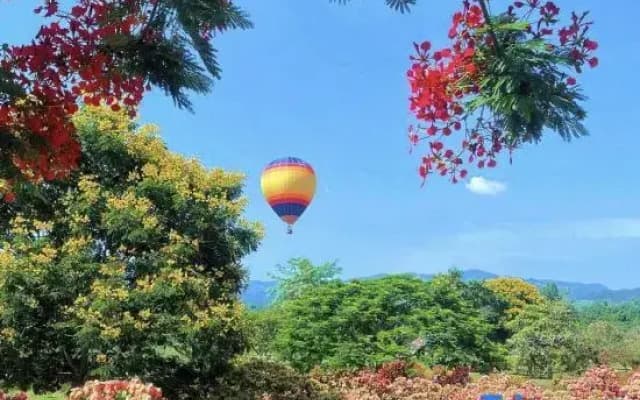 Three-color Yunhe B&B (Xishuangbanna Jinghong Mengxi Big Buddha Temple Manhona Branch)