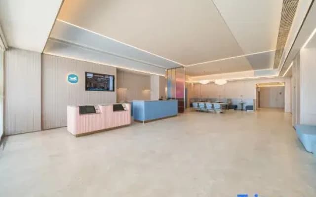 HanTing Hotel (Macheng North Station Jintong Avenue)