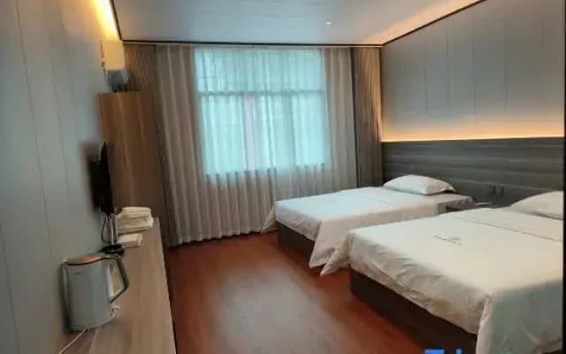 Juyuan Fish Village Homestay (Border City Chatong Scenic Area)