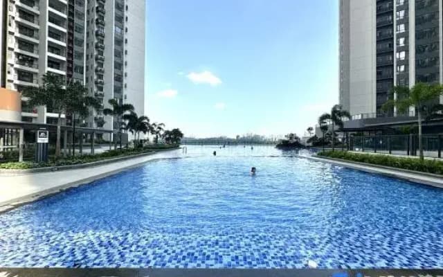R&F Seaview Suite 2B2B Walking to CIQ