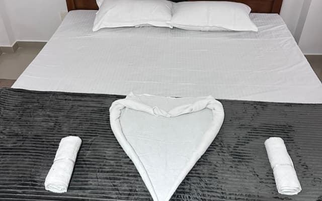 Serrena Airport Guest House - Colombo