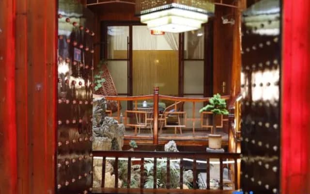 Qingcheng Xiaoyuan (Fenghuang Ancient Town Branch, Lansheng Metro Station)
