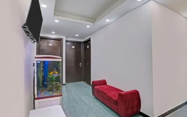 Fabhotel The Royal Inn I