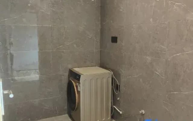 Taiying International Grand Hotel (Dongxing City High-Speed Railway Station Erqiao Port)