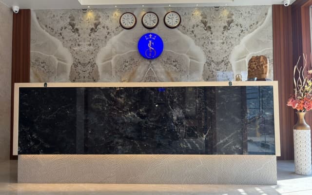 Hotel Imperial Suites - Airoli