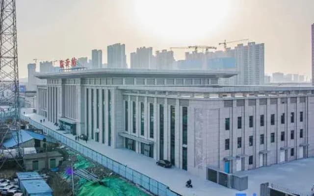 Lan Ou Shangpin hotel (Linyi Lanshan Railway Station East Square)