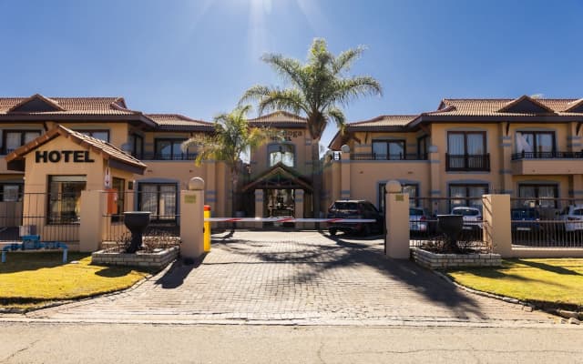 Premier Hotel Anta Boga