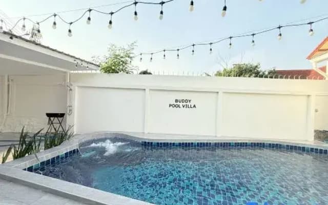 Buddy pool villa