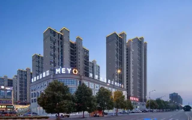 Me Young Me House Hotel (Shimen North Station)