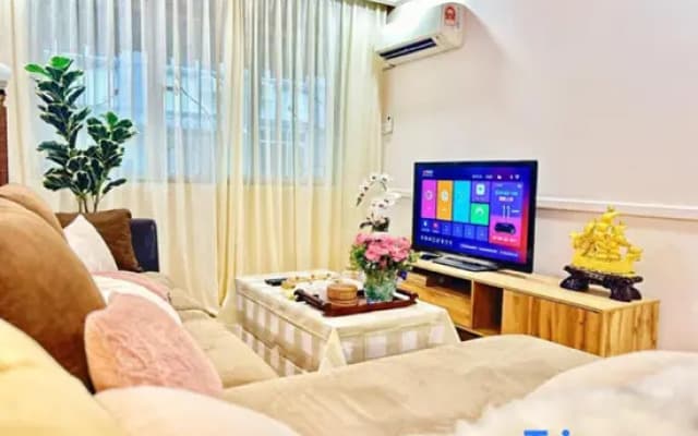 Jeff and Ricky Homestay@120 Chonglin Park kuching