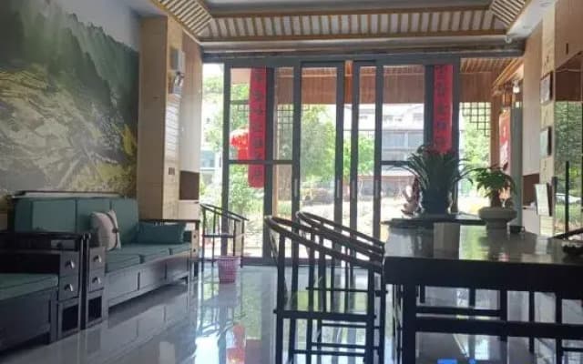 Wanfenglin YunliFuyun Chinese Inn