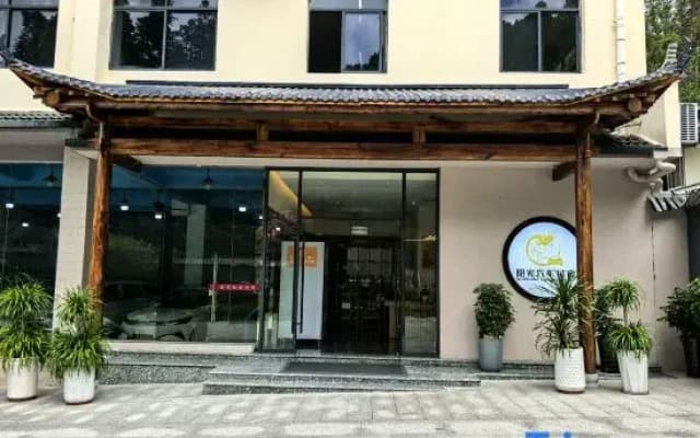 Sunshine Car · Travel original ecological small home hostel