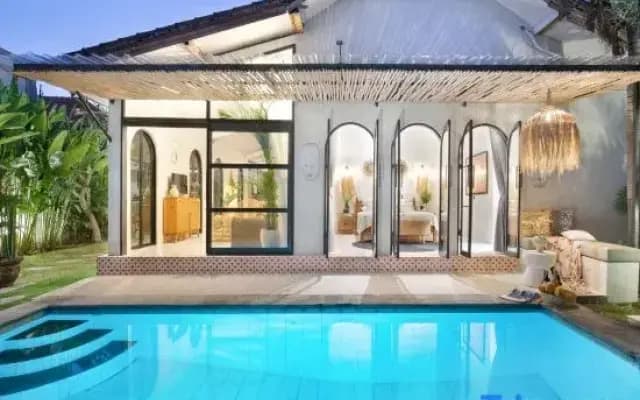 3BR Ensuite Seminyak Mertanadi with pool, butler & parking