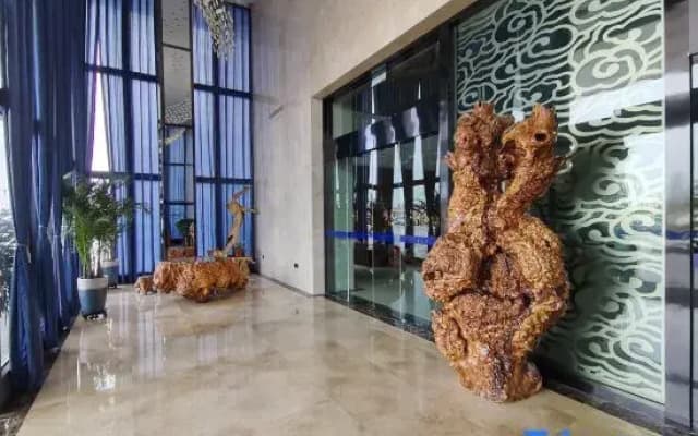 Guoyu Grand Hotel (Hetian Yulong Kashi River Yudu City Branch)