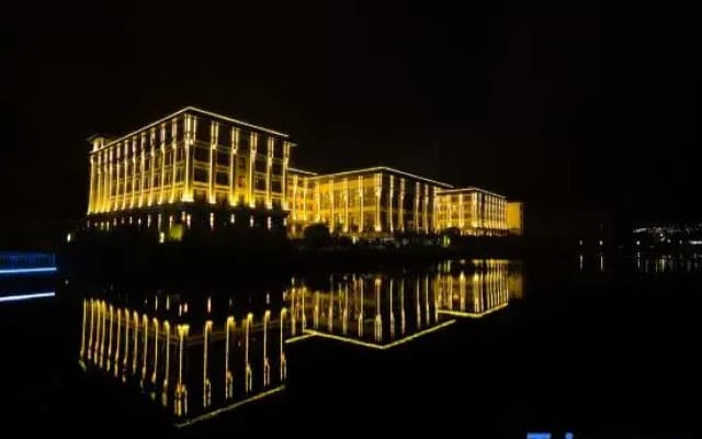Quannan Yangminghua International Garden Hotel