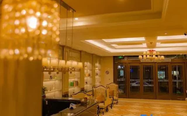 Guoan Business Hotel (Daming Qieshanhu Park Branch)