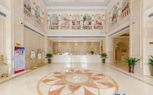 Vienna International Hotel (Qionghai Zhenhai Road)
