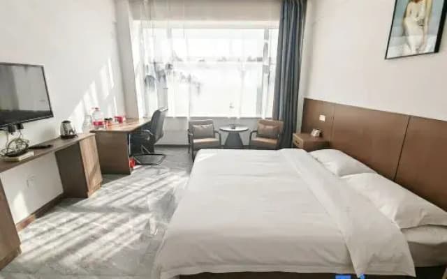 Yiyuan Hotel (Lingqiu Government Square)