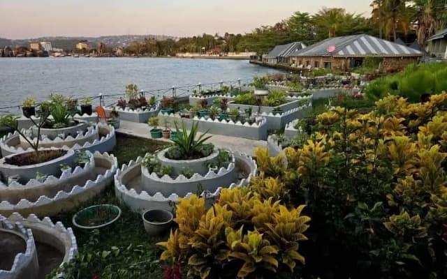 Rusty Rock Beach Resort & Spa