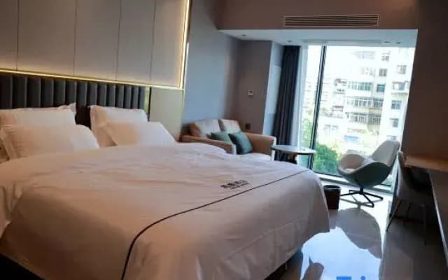 Kaiya Hotel (Kunming Xinying New City Bailong Road Subway Station Branch)