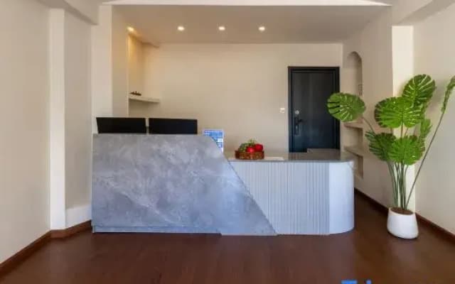 Cloud Embracing Mountain · Resort Guesthouse