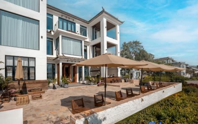 Yizhui Meet Lanyuan (Sansheng Island Heart Mansion Cafe)
